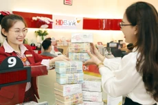 Ngoài việc triển khai cho vay hỗ trợ lãi suất 2%, HDBank cũng tiếp tục thực hiện nhiều giải pháp hỗ trợ, tháo gỡ khó khăn cho khách hàng khác.
