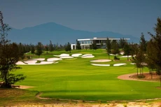 Một góc sân golf Đầm Vạc