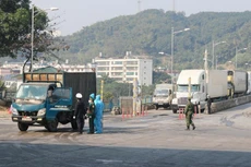 Khử khuẩn phòng chống dịch ở cửa khẩu quốc tế đường bộ số 2 kim Thành (Lào Cai)