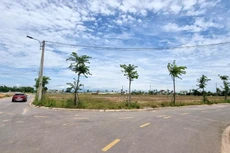 Một số lô đất tại khu dân cư ở thành phố Đông Hà được đấu giá cao hơn gấp đôi so với giá khởi điểm, sau đó khách hàng lại bỏ cọc