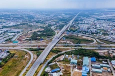 Phó Thủ tướng yêu cầu hoàn thiện các thủ tục để sớm triển khai các dự án xây dựng đường bộ cao tốc: Khánh Hòa - Buôn Ma Thuột, Biên Hòa - Vũng Tàu, Châu Đốc - Cần Thơ - Sóc Trăng