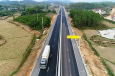 Phân cấp UBND các tỉnh thực hiện 16 dự án, dự án thành phần đường cao tốc