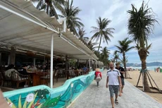 Khánh Hoà sẽ di dời hai nhà hàng chắn biển Nha Trang