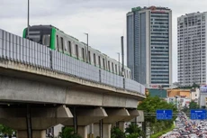 Tàu Cát Linh - Hà Đông đột ngột dừng khi gặp mưa lớn