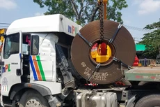 CSGT TP.HCM mạnh tay xử lý xe quá khổ, quá tải