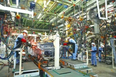 Môi trường kinh doanh ngày càng thông thoáng, thuận lợi khiến Việt Nam trở thành địa chỉ đầu tư tin cậy, hấp dẫn đối với nhà đầu tư nước ngoài. Ảnh: Lê Tiên