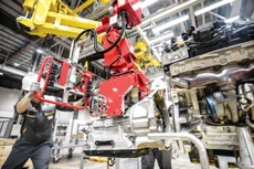 Chuyển đổi số, thay đổi để thích ứng