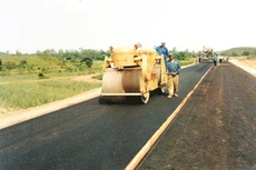 Hơn 4 năm trở lại đây, Công ty TNHH Thành Liêm được công bố trúng 29 gói thầu trên địa bàn tỉnh Bình Phước với tổng giá trúng thầu trên 700 tỷ đồng. Ảnh: Tường Lâm