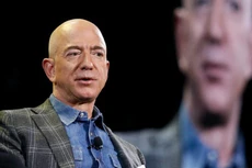 Jeff Bezos, người sáng lập Amazon - Ảnh: Reuters