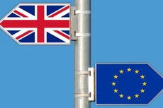 Brexit không có thỏa thuận sẽ là đòn giáng nặng về kinh tế với cả Anh và EU - Ảnh: AP
