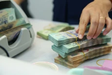 Chi tiêu công của Việt Nam đang tăng do gói kích thích khôi phục kinh tế hậu Covid-19 và các chi phí dự kiến cần để tái thiết sau bão lũ. Ảnh: Lê Tiên