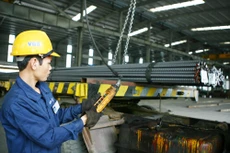 Tỷ lệ đóng góp của khu vực kinh tế ngoài nhà nước trong tổng mức đầu tư toàn xã hội liên tục tăng từ 36,7% năm 2015 lên 46% năm 2019. Ảnh: Tường Lâm