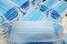 Khẩu trang đột ngột giảm giá, dân buôn lỗ nặng, "khóc thét" vì ôm hàng