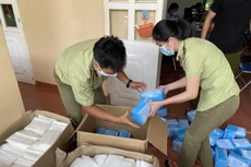 Lực lượng QLTT liên tục phát hiện hàng ngàn khẩu trang không rõ nguồn gốc hay gắn mác kháng khuẩn