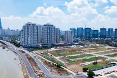 Thị trường bất động sản: Mua bán biệt thự, căn hộ, đất nền đều... "lao dốc"