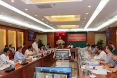 Đồng chí Trần Cẩm Tú chủ trì kỳ họp. Ảnh UBKTTW