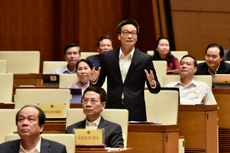 Phó Thủ tướng Vũ Đức Đam: Giải pháp căn cơ nhất của Việt Nam vẫn là tiếp tục các biện pháp phòng dịch, chung sống an toàn với dịch.