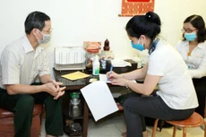 BHXH chỉ đạo kịp thời chi trả lương hưu, trợ cấp BHXH tại 4 tỉnh miền Trung. Ảnh chỉ mang tính minh họa. Nguồn Internet