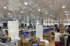 Làm theo dây chuyền mới nên rất nhiều xưởng ồ ạt tuyển công nhân.