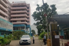 Khu cách ly không được quản lý chặt, để những người được cách ly tại đây tiếp xúc với người khác dẫn tới lây nhiễm ngay trong khu cách ly, từ đó lây bệnh ra cộng đồng