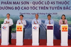 Chùm ảnh: Đồng loạt khởi công 3 dự án thành phần cao tốc Bắc-Nam