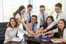 Cơ hội được đào tạo, trải nghiệm thực tế
công việc và tham gia vào các dự án lớn là những điểm thu hút các bạn trẻ tài
năng đến với Chương trình Quản trị viên tập sự của Vinamilk.