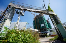 TP.HCM: Chủ đầu tư bỏ trốn, dự án 500 căn hộ bị bỏ hoang