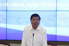 Chủ tịch Ủy ban Nhân dân Thành phố Hồ Chí Minh Nguyễn Thành Phong phát biểu tại hội nghị. Ảnh: TTXVN