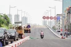 Chùm ảnh: Cận cảnh cầu vượt hơn 500 tỷ sắp thông xe ở Hà Nội