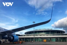 Cục Hàng không yêu cầu ngành hàng không, nhất là khu vực miền Trung, Tây Nguyên cần theo dõi chặt chẽ diễn biến của bão số 10 để có phương án đóng, mở sân bay hoặc thay đổi lịch bay đảm bảo an toàn tuyệt đối