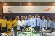 Đại diện 2 đơn vị cam kết hợp tác thu hộ tiền điện.