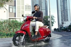 VinFast đang tạo ra một xu hướng mới khi giúp khách hàng tiết kiệm hàng chục triệu đồng khi mua xe máy điện KlaraS