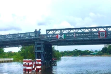 Thiệt hại do sự cố cầu thép An Phú Đông bị sà lan tông hồi 16/10 gần một tỷ đồng