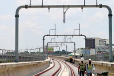 TP HCM cũng đã kiến nghị Chính phủ cho phép 83 chuyên gia người nước ngoài làm việc cho tuyến metro số 1 được nhập cảnh vào TP. Trong ảnh: Tuyến metro số 1 đang thi công 