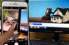 Người có tài sản nên ưu tiên lựa chọn hình thức đấu giá trực tuyến trong thời gian giãn cách xã hội. Ảnh: Nhã Chi