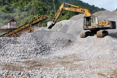 Việc thực thi cơ chế đặc thù trong cấp phép khai thác khoáng sản làm vật liệu xây dựng phần lớn do các địa phương triển khai thực hiện. Ảnh: Phạm Trọng