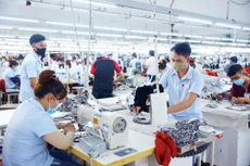 Báo chí là người bạn đồng hành, chia sẻ khó khăn, cổ vũ những sáng tạo, phê phán những trở ngại, rào cản đối với quá trình sản xuất, kinh doanh của doanh nghiệp. Ảnh: Nhã Chi
