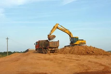 Tổng trữ lượng các mỏ vật liệu đất đắp không đáp ứng nhu cầu cho 6/11 dự án thành phần cao tốc Bắc – Nam. Ảnh minh họa: Tường Lâm