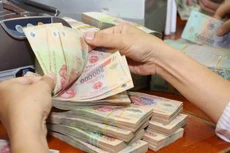 Lãi suất liên ngân hàng tiếp tục neo cao