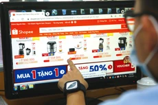 Cơ quan thuế sẽ làm việc với một số chủ sàn thương mại điện tử lớn như Lazada, Shopee, Tiki, Sendo… để nắm bắt thông tin cho công tác quản lý thuế. Ảnh: Tiên Giang