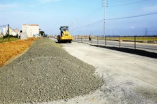 Tháo gỡ điểm nghẽn trong giải ngân đầu tư công, vướng mắc trong huy động nguồn lực đất đai sẽ tạo thêm động lực, góp phần hỗ trợ phục hồi kinh tế. Ảnh: Lê Tiên