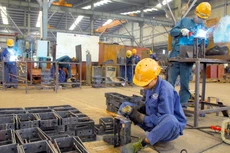 Việc phát triển kinh tế tư nhân trong nước trở thành một trong những động lực tăng trưởng quan trọng vẫn gặp trở ngại về thể chế. Ảnh: Gia Khoa