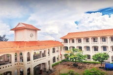 Gói thầu Khối 24 phòng học và các hạng mục phụ trợ thuộc Dự án Mở rộng Trường THPT Hậu Nghĩa (tỉnh Long An) trị giá trên 32 tỷ đồng. Ảnh: Phi Hải