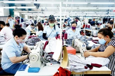 Trong 5 tháng qua có 22 mặt hàng đạt kim ngạch xuất khẩu trên 1 tỷ USD, trong đó, 6 mặt hàng đạt kim ngạch xuất khẩu trên 5 tỷ USD. Ảnh: Nhã Chi