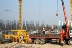 Công khai đầy đủ, đúng quy định thông tin đấu thầu giúp tăng tính cạnh tranh, minh bạch trong quá trình lựa chọn nhà thầu. Ảnh minh họa: Tiên Giang