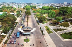 Để tăng trưởng kinh tế trong giai đoạn 2021 - 2025 trung bình đạt 6,5%, lượng vốn FDI thu hút cần đạt khoảng 6,17% GDP, tương đương hơn 102 tỷ USD. Ảnh: Lê Tiên