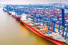 TP.HCM hiện có hệ thống cảng biển lẫn lượng hàng hóa lưu thông lớn nhất cả nước. Ảnh: Nguyễn Trí