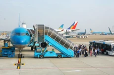 Chi phí di chuyển bằng đường hàng không giảm khi các hãng cạnh tranh khai thác nội địa. Ảnh: Lê Tiên