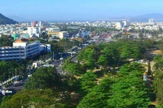 Khu đô thị mới Nhơn Bình tọa lạc trên tuyến đường Hùng Vương về trung tâm TP. Quy Nhơn và đường Điện Biên Phủ nối ra Quốc lộ 19. Ảnh: Tâm An