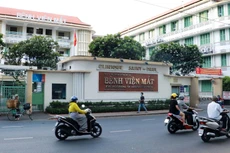 Gói thầu Mua sắm thủy tinh thể nhân tạo đơn tiêu năm 2018 của Bệnh viện Mắt TP.HCM có nội dung chính là mua sắm 32 mặt hàng (53.000 cái thủy tinh thể). Ảnh: Song Lê